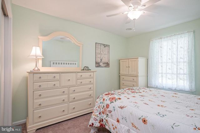 19 JOANNE DR, Sicklerville, NJ 08081