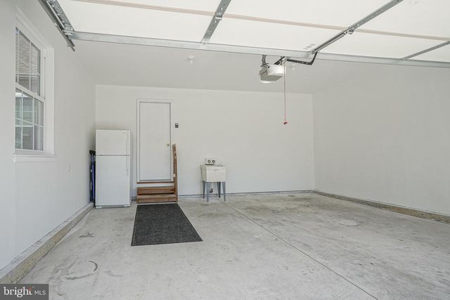 19 JOANNE DR, Sicklerville, NJ 08081