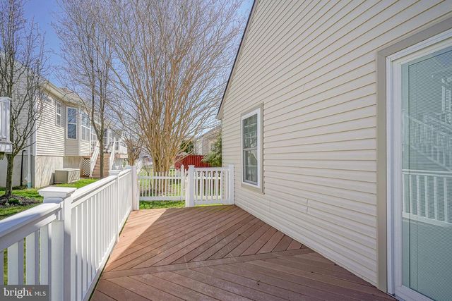 19 JOANNE DR, Sicklerville, NJ 08081