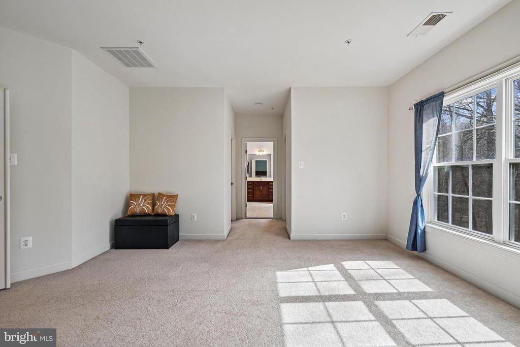 Image 24 of property listing at 15311 SIR EDWARDS DR, Upper Marlboro, MD 20772