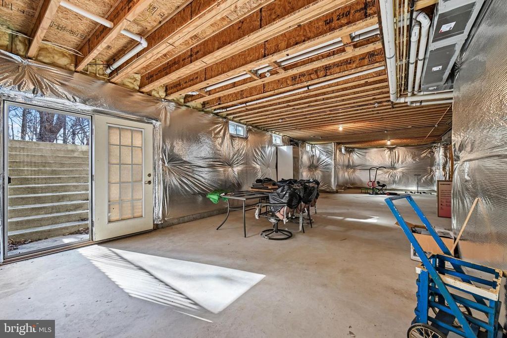 Image 36 of property listing at 15311 SIR EDWARDS DR, Upper Marlboro, MD 20772