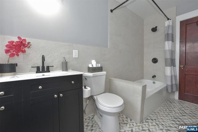 228 Ridgefield Avenue, Bogota, NJ 07603