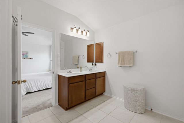 110 Sweet Autumn DR, Georgetown, TX 78626