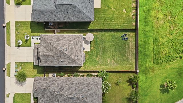 110 Sweet Autumn DR, Georgetown, TX 78626