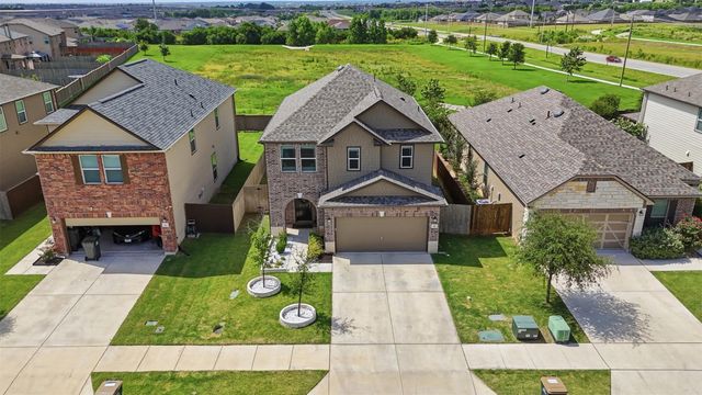 110 Sweet Autumn DR, Georgetown, TX 78626
