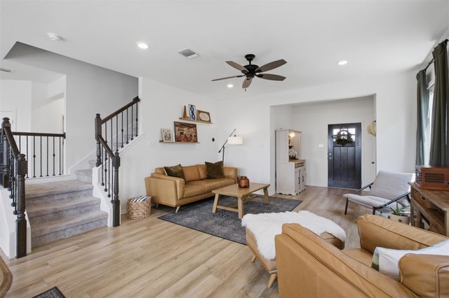 110 Sweet Autumn DR, Georgetown, TX 78626