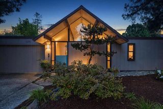 1070 Harriet Street, Palo Alto, CA 94301