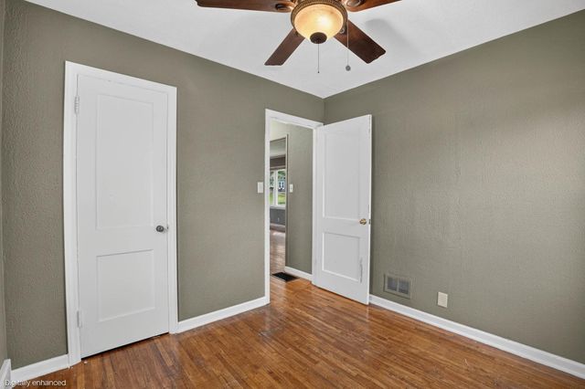 1181 Locke Avenue, Waterloo, IA 50702