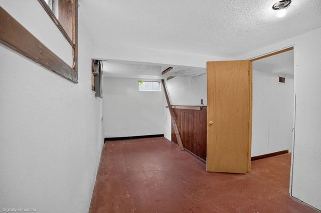 1181 Locke Avenue, Waterloo, IA 50702