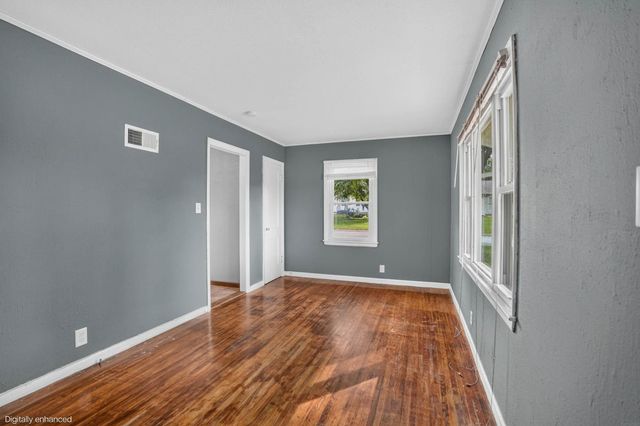 1181 Locke Avenue, Waterloo, IA 50702
