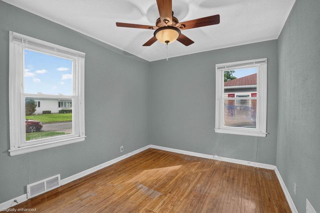1181 Locke Avenue, Waterloo, IA 50702