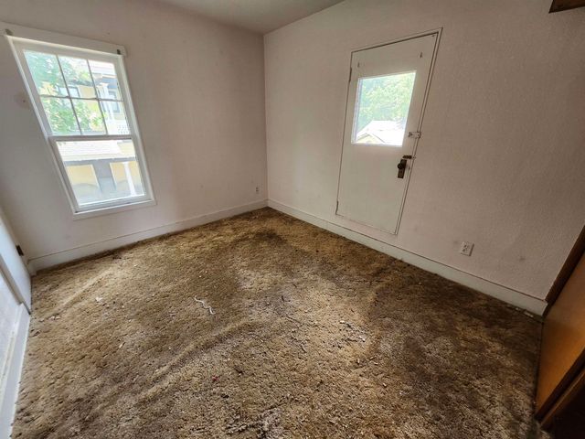 715 W Harvey Ave, Wellington, KS 67152