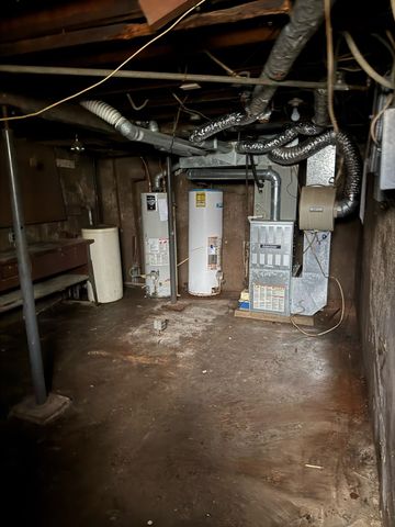 715 W Harvey Ave, Wellington, KS 67152