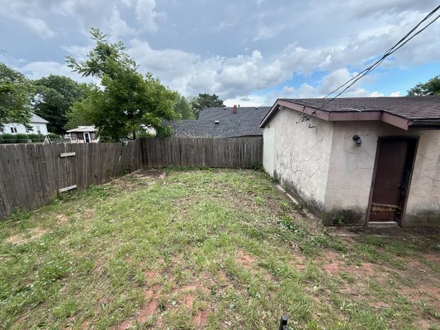 715 W Harvey Ave, Wellington, KS 67152