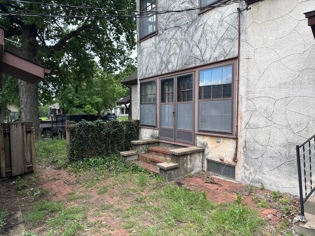 715 W Harvey Ave, Wellington, KS 67152