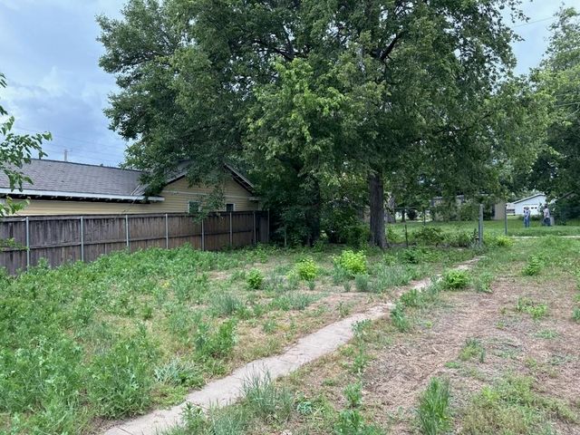 715 W Harvey Ave, Wellington, KS 67152