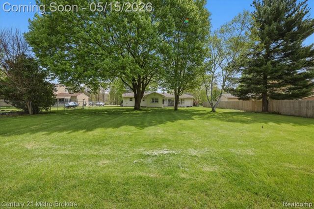 5457 N Seymour Road, Flushing, MI 48433