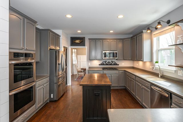 2440 Trailside Lane, Wauconda, IL 60084