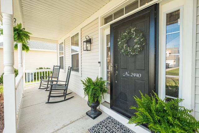 2440 Trailside Lane, Wauconda, IL 60084