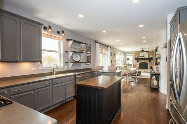 2440 Trailside Lane, Wauconda, IL 60084