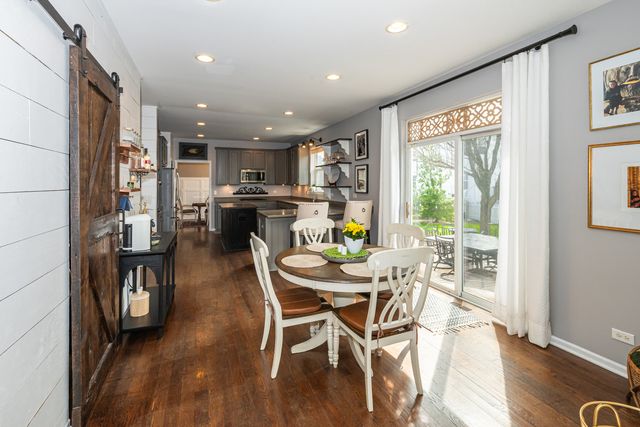 2440 Trailside Lane, Wauconda, IL 60084