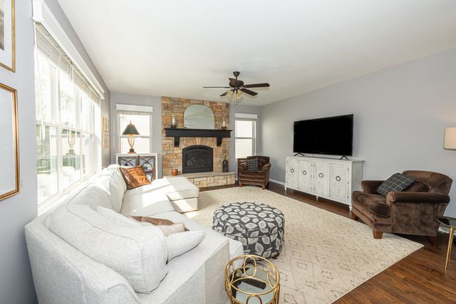 2440 Trailside Lane, Wauconda, IL 60084