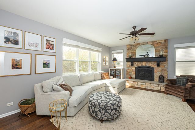 2440 Trailside Lane, Wauconda, IL 60084