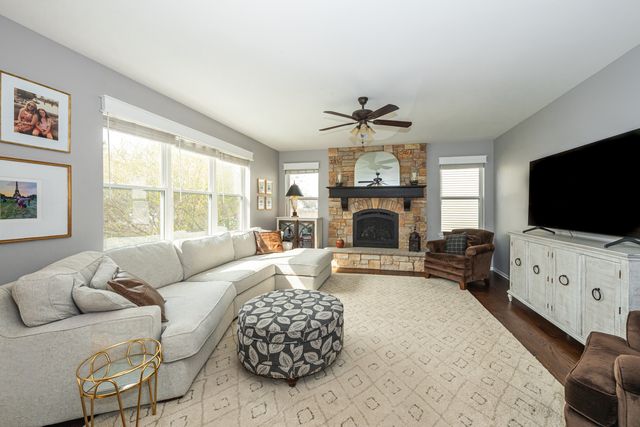 2440 Trailside Lane, Wauconda, IL 60084
