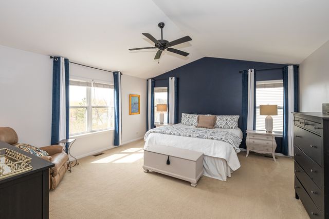 2440 Trailside Lane, Wauconda, IL 60084