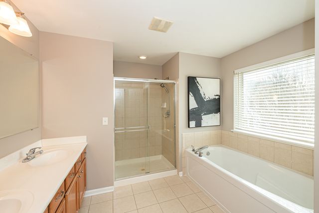 2440 Trailside Lane, Wauconda, IL 60084