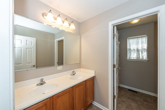 2440 Trailside Lane, Wauconda, IL 60084