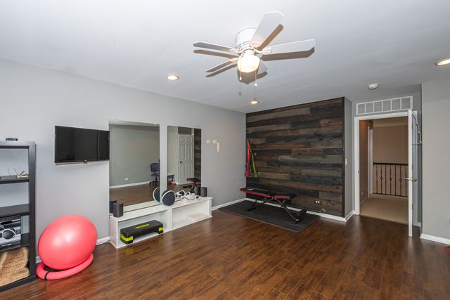 2440 Trailside Lane, Wauconda, IL 60084