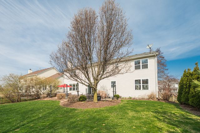 2440 Trailside Lane, Wauconda, IL 60084