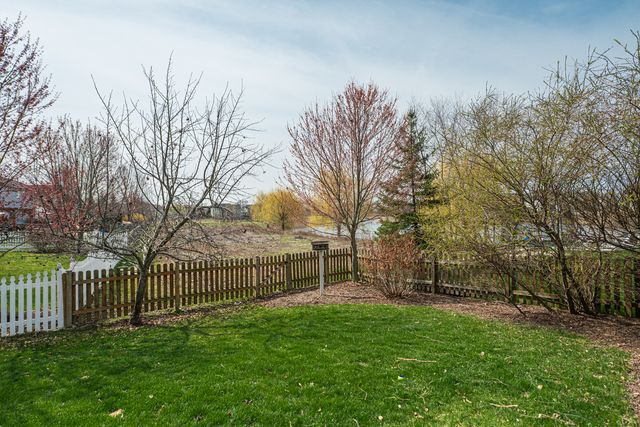 2440 Trailside Lane, Wauconda, IL 60084