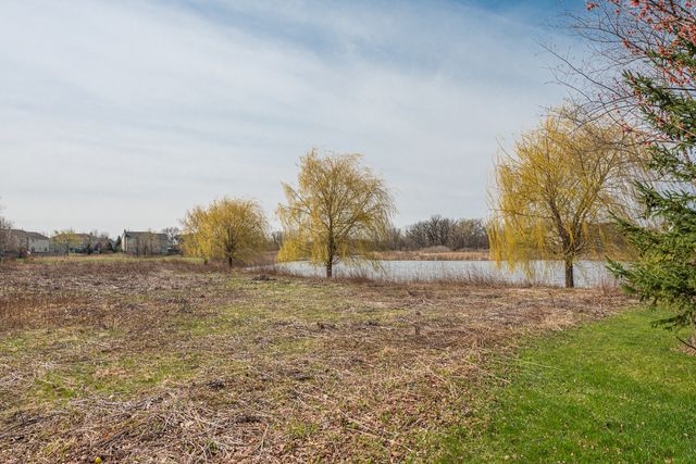 2440 Trailside Lane, Wauconda, IL 60084