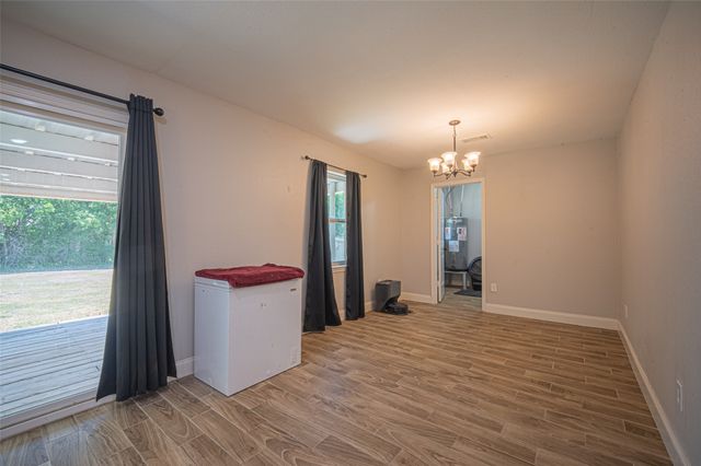 611 S Dallas Street, Palmer, TX 75152