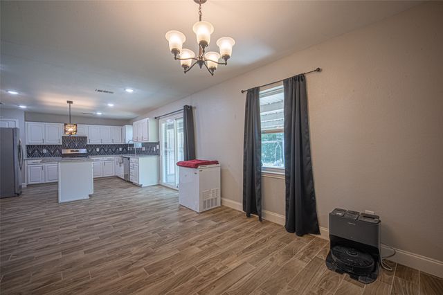 611 S Dallas Street, Palmer, TX 75152