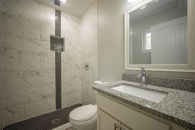 611 S Dallas Street, Palmer, TX 75152