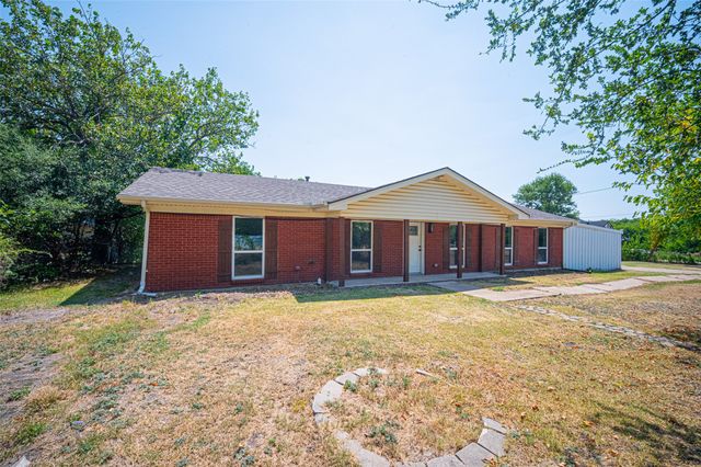 611 S Dallas Street, Palmer, TX 75152