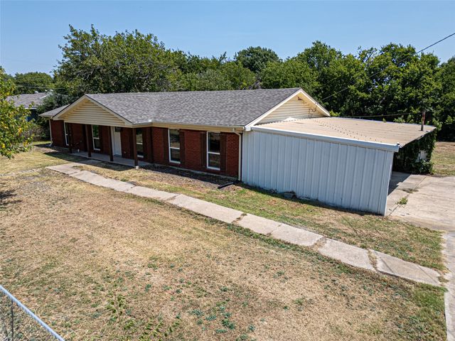 611 S Dallas Street, Palmer, TX 75152