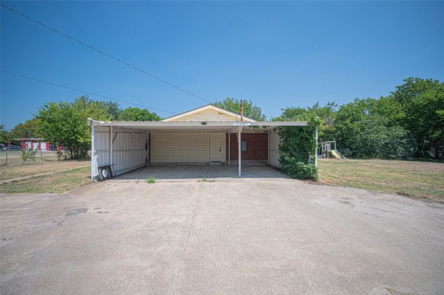 611 S Dallas Street, Palmer, TX 75152