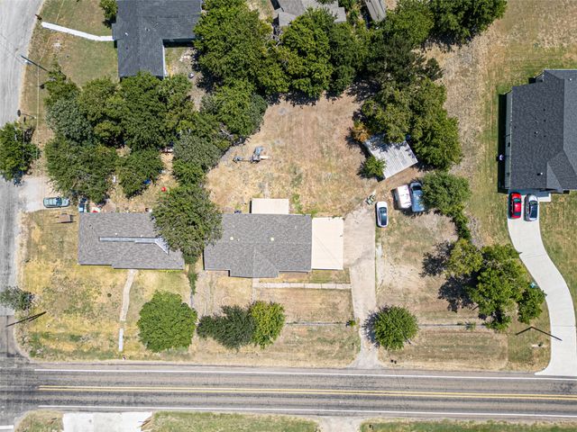 611 S Dallas Street, Palmer, TX 75152