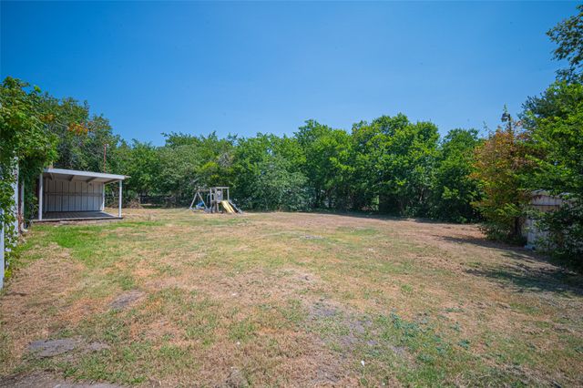 611 S Dallas Street, Palmer, TX 75152
