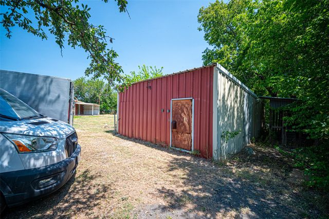 611 S Dallas Street, Palmer, TX 75152