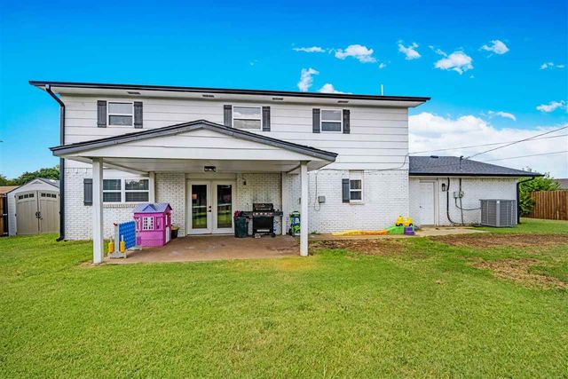 801 NW 40th St, Lawton, OK 73505