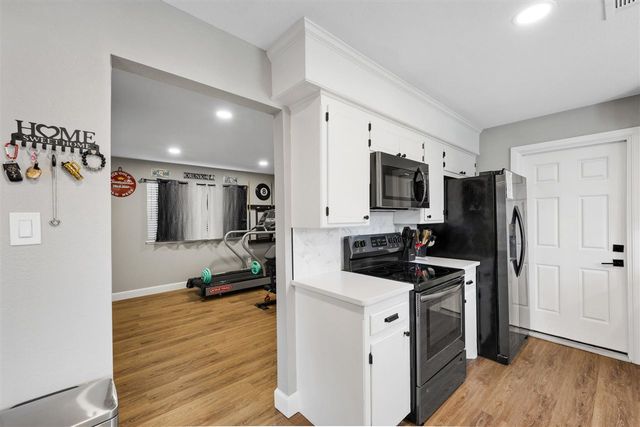 801 NW 40th St, Lawton, OK 73505