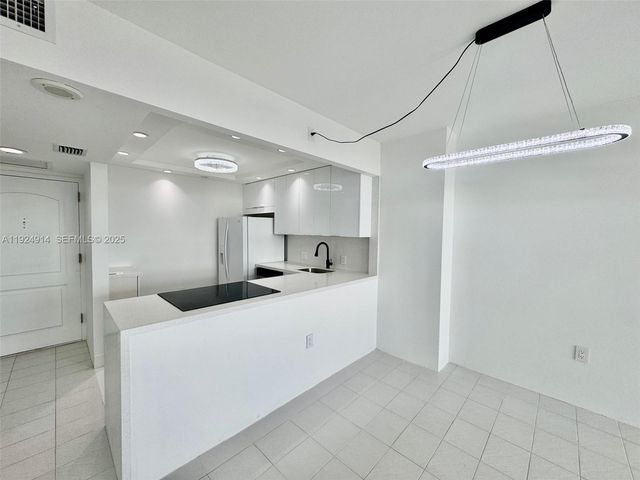 3675 N Country Club Dr 2007, Aventura, FL 33180