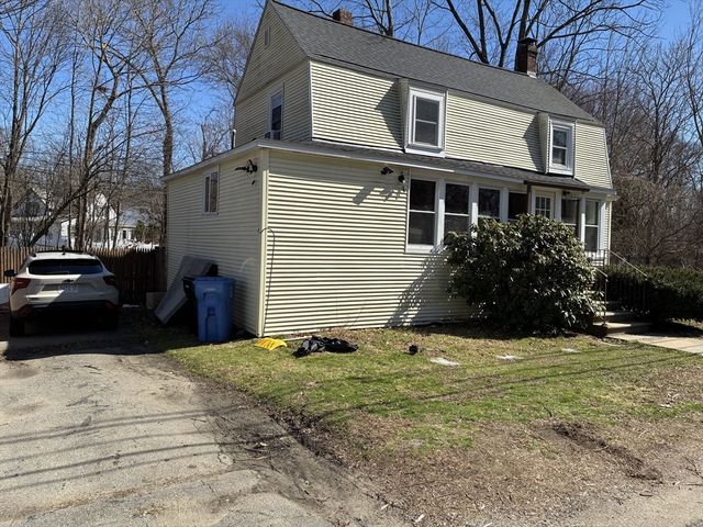 129 Commercial St, Whitman, MA 02382