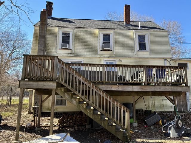 129 Commercial St, Whitman, MA 02382