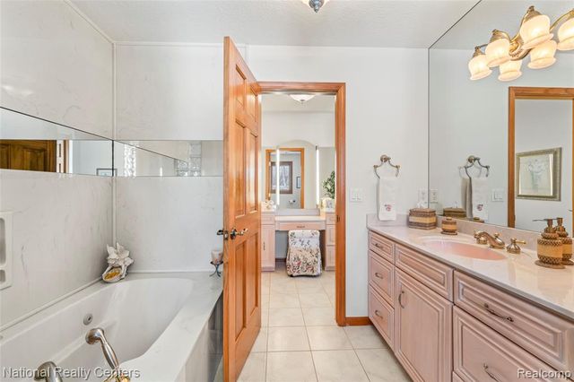 2021 Serenity Way, Commerce Twp, MI 48390